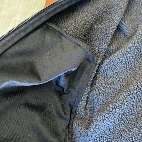North face men’s small full length zipper layer sweater with inside pockets - Picture 7 of 7